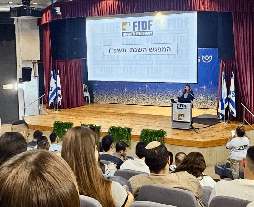 צוות בראודה-iGEM עם מדליית הזהב בכנס הסיום בבוסטון · צילום: דוברות בראודה